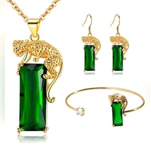Vintage Gold Tone  Plated Leopard On  Green Crystal (Zircon?) Parure  Set